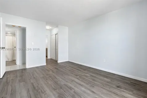 2500 NE 135th St Unit#b206 North Miami FL 33181