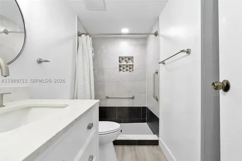 2500 NE 135th St Unit#b206 North Miami FL 33181