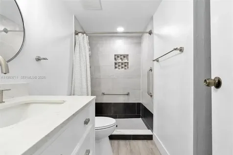 2500 NE 135th Street Unit#b206 North Miami FL 33181