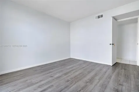 2500 NE 135th Street Unit#b206 North Miami FL 33181