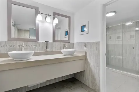 2500 NE 135th St Unit#b206 North Miami FL 33181
