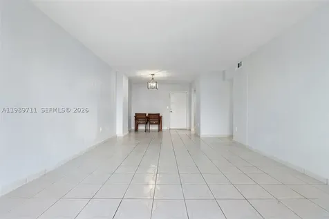 2500 NE 135th St Unit#b206 North Miami FL 33181
