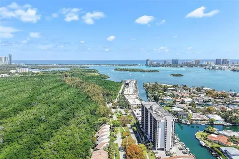 2500 NE 135th Street Unit#b206 North Miami FL 33181