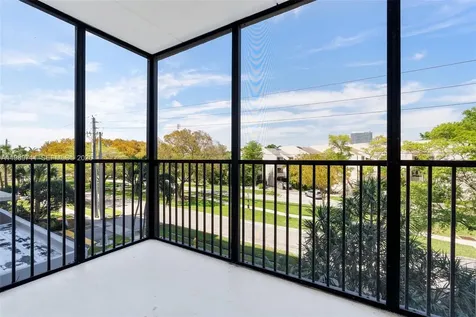 2500 NE 135th Street Unit#b206 North Miami FL 33181