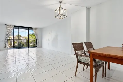 2500 NE 135th Street Unit#b206 North Miami FL 33181