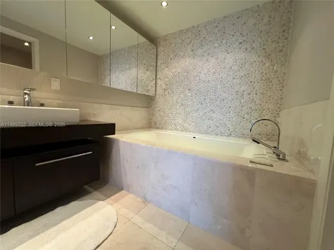 17121 Collins Avenue Sunny Isles Beach FL 33160