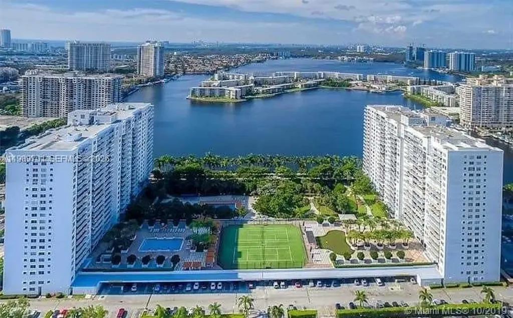 2851 NE 183rd Street Aventura FL 33160