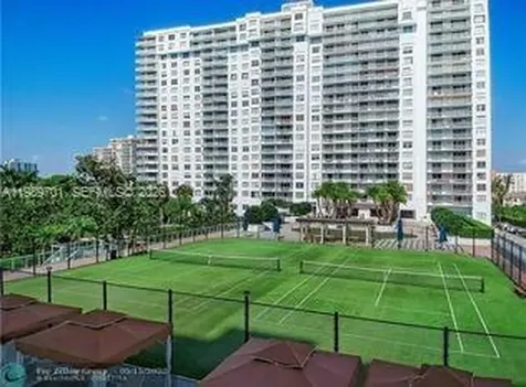 2851 NE 183rd Street Aventura FL 33160