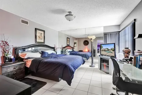 337 Ives Dairy Road Miami FL 33179