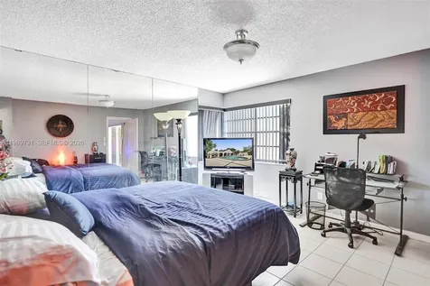 337 Ives Dairy Road Miami FL 33179