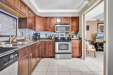 337 Ives Dairy Road Miami FL 33179