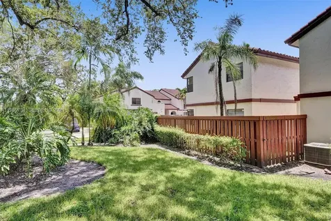 337 Ives Dairy Road Miami FL 33179