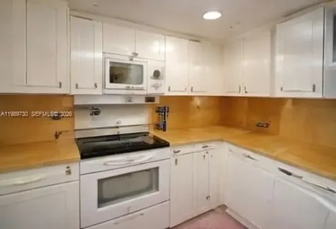 3531 Inverrary Drive Lauderhill FL 33319
