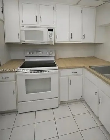 3531 Inverrary Drive Lauderhill FL 33319