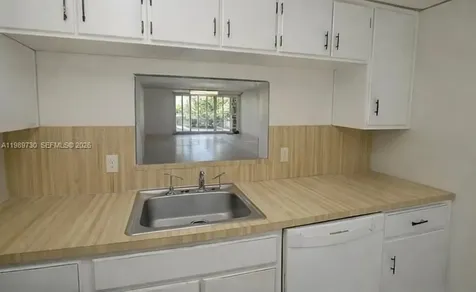 3531 Inverrary Drive Lauderhill FL 33319
