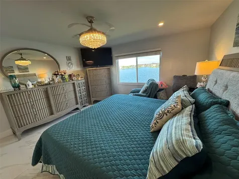 1501 SW 134th Way Pembroke Pines FL 33027