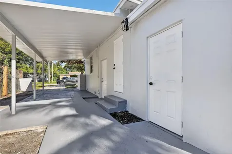 870 NE 144th Street North Miami FL 33161