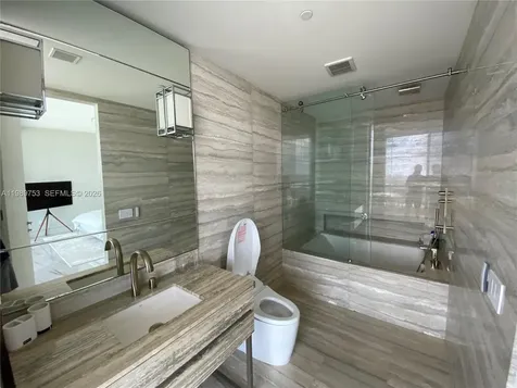 18975 Collins Avenue Sunny Isles Beach FL 33160