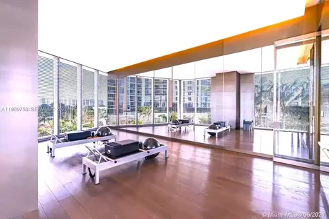 18975 Collins Avenue Sunny Isles Beach FL 33160