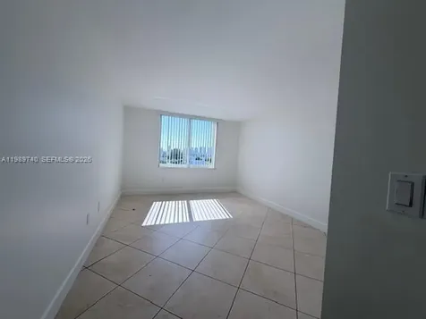 17890 W Dixie Highway 702 Highway North Miami Beach FL 33160