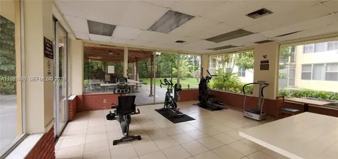 17890 W Dixie Highway 702 Highway North Miami Beach FL 33160