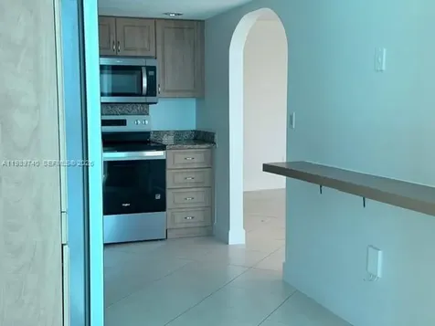 17890 W Dixie Highway 702 Highway North Miami Beach FL 33160