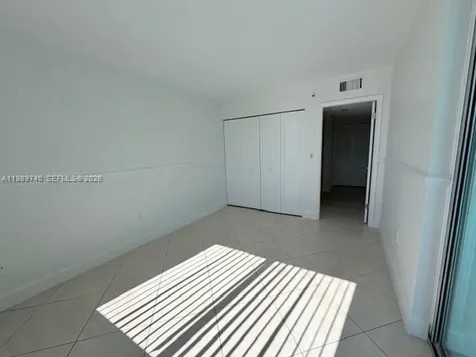 17890 W Dixie Highway 702 Highway North Miami Beach FL 33160