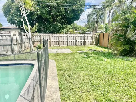 4015 W Park Road Hollywood FL 33021