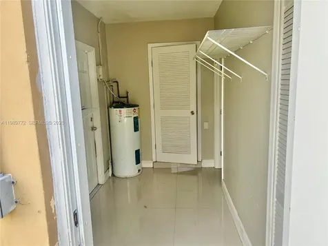 4015 W Park Road Hollywood FL 33021
