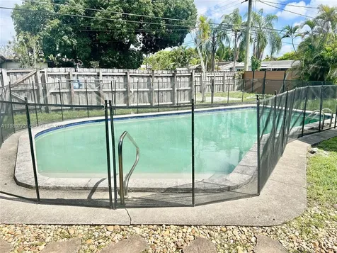 4015 W Park Road Hollywood FL 33021