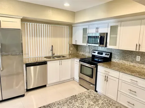 4015 W Park Road Hollywood FL 33021