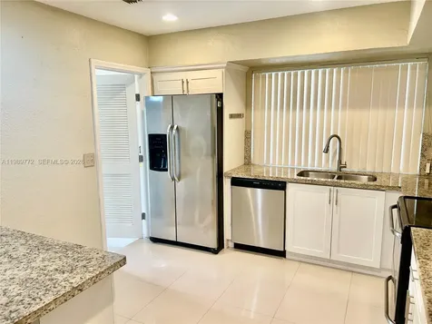 4015 W Park Road Hollywood FL 33021
