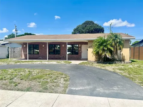 4015 W Park Road Hollywood FL 33021