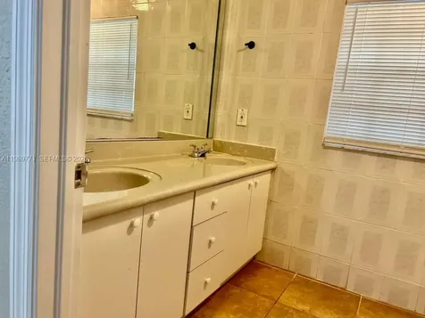 350 E 58th Street Hialeah FL 33013