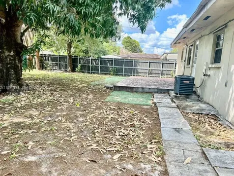 350 E 58th Street Hialeah FL 33013