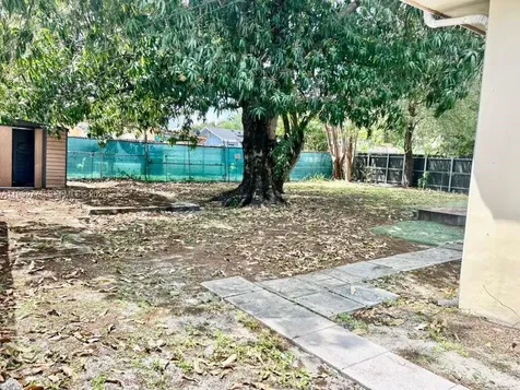 350 E 58th Street Hialeah FL 33013