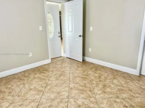 350 E 58th Street Hialeah FL 33013