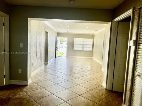 350 E 58th Street Hialeah FL 33013