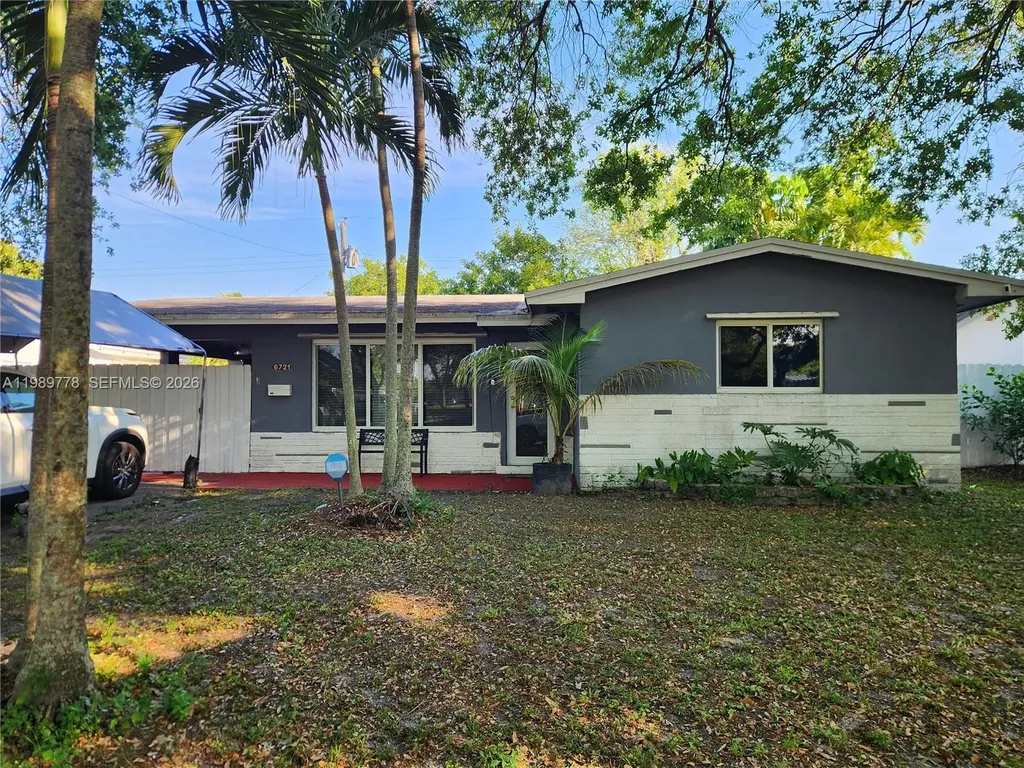 6721 Garfield Street Hollywood FL 33024