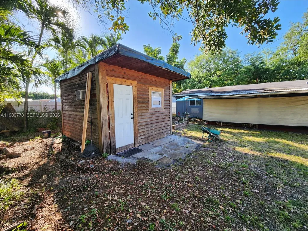 6721 Garfield Street Hollywood FL 33024