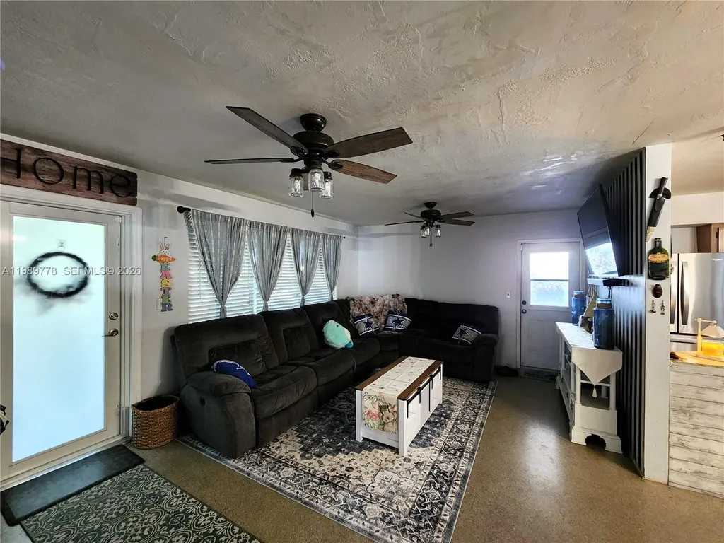 6721 Garfield Street Hollywood FL 33024