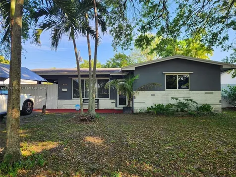 6721 Garfield Street Hollywood FL 33024