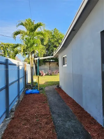 6721 Garfield Street Hollywood FL 33024