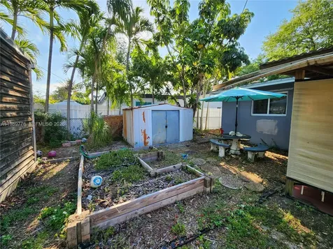 6721 Garfield Street Hollywood FL 33024