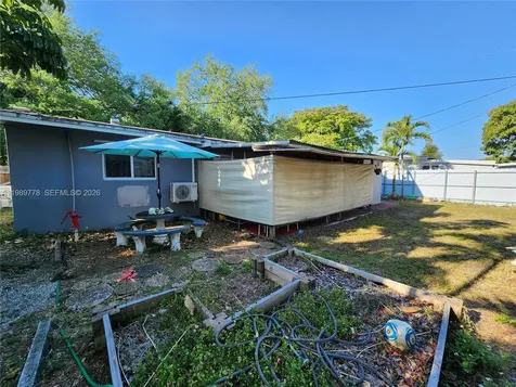 6721 Garfield Street Hollywood FL 33024