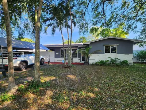 6721 Garfield Street Hollywood FL 33024