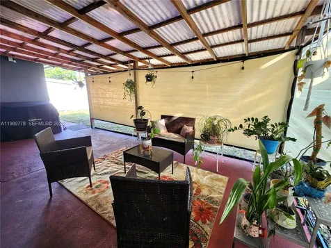 6721 Garfield Street Hollywood FL 33024