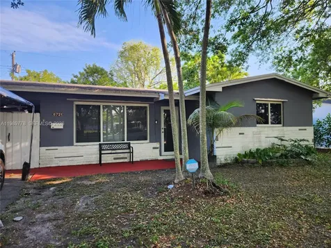 6721 Garfield Street Hollywood FL 33024