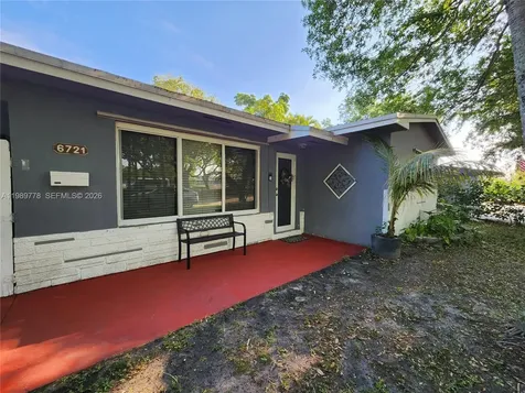 6721 Garfield Street Hollywood FL 33024