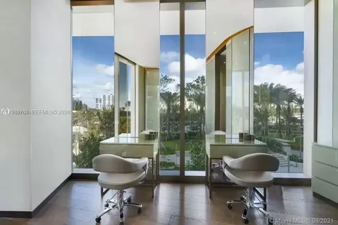 18975 Collins Avenue Sunny Isles Beach FL 33160